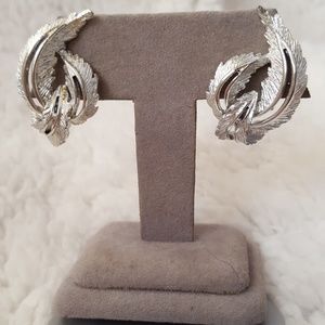 Vintage Earrings nwOt Sarah Cov Pat.Pend